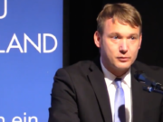 AfD-Parteitag wegen geplanten Protesten abgesagt Landeschef André Poggenburg teilte mit, dass der AfD-Parteitag in Sachsen-Anhalt wegen „Aufrufen zu linken Sabotageakten“ abgesagt wird. (Screenshot: YouTube)