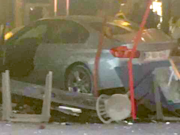 Auto rast in Pizzeria bei Paris, ein totes Mädchen Auto rast in Pizzeria bei Paris, Mädchen getötet