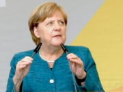 Demonstranten beschimpfen Merkel im Wahlkampf Im sächsischen Annaberg-Buchholz hatte es Merkel nicht leicht. (Screenshot: YouTube)