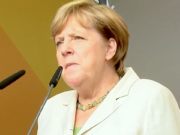 Quedlinburg empfängt Angela Merkel mit Pfeifkonzert