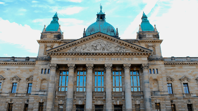 Um die Verfahren zu beschleunigen, sollen die Berufungen bei Asylklagen direkt zum Bundesverwaltungsgericht in Leipzig.