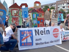 Noch immer gibt es Widerstand gegen die teuerste Autobahn Deutschlands. (Screenshot: YouTube)