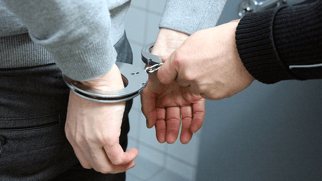 BKA sucht den Kinderschänder dieses Mädchens