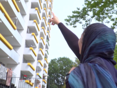 Unter anderem zahlen Berlins Bezirke den Flüchtlingen auch ihre Wohnungen. (Screenshot: YouTube)