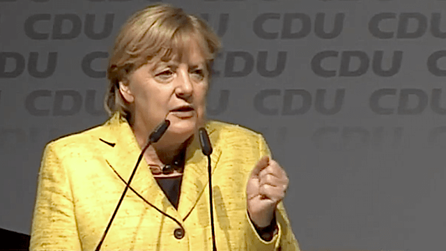 Unter Angela Merkel stürzen CDU und CSU in der aktuellen Emnid-Wahlumfrage weiter ab. (Screenshot: YouTube)