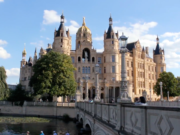 SPD fordert Schweriner Weg für AfD-Abgeordnete SPD-Fraktionschef Thomas Krüger fordert einen Schweriner Weg für AfD-Abgeordnete. (Screenshot: YouTube)