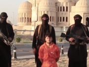 Wann kommen die IS-Kämpfer zurück nach Deutschland? Seit der Islamische Staat im Nahen Osten auf dem Rückzug ist, erwarten die deutschen Behörden, dass IS-Kämpfer aus Deutschland wieder zurückkehren. (Screenshot: YouTube)