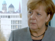 Angela Merkel fordert auch von den nachfolgenden Generationen eine Aufarbeitung des Nationalsozialismus. (Screenshot: YouTube)