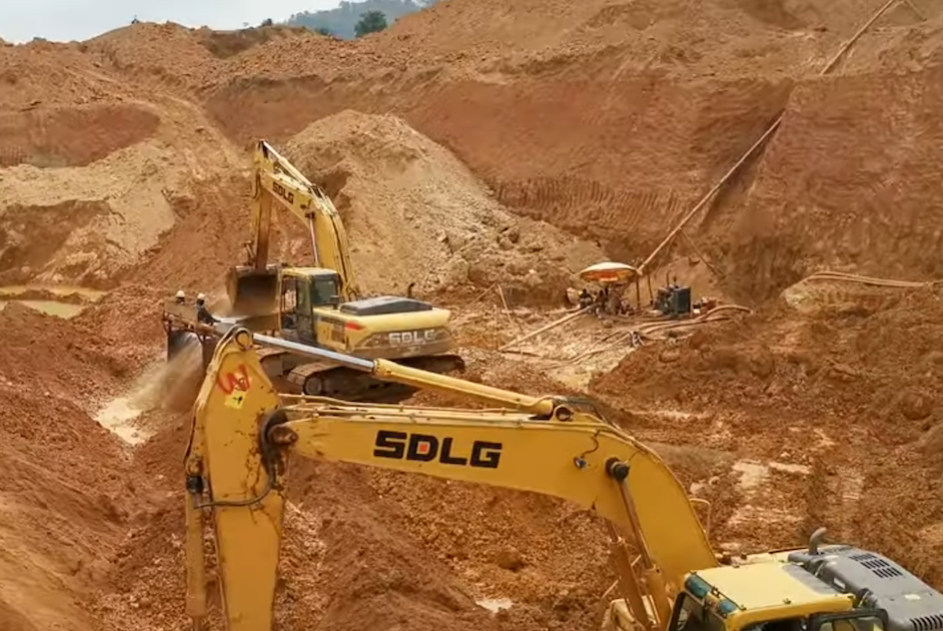 Goldfelder in Sierra Leone, China geht den schnellen Weg wie hier im Kono District © Youtube/Sierra Leone Kono Goldmining