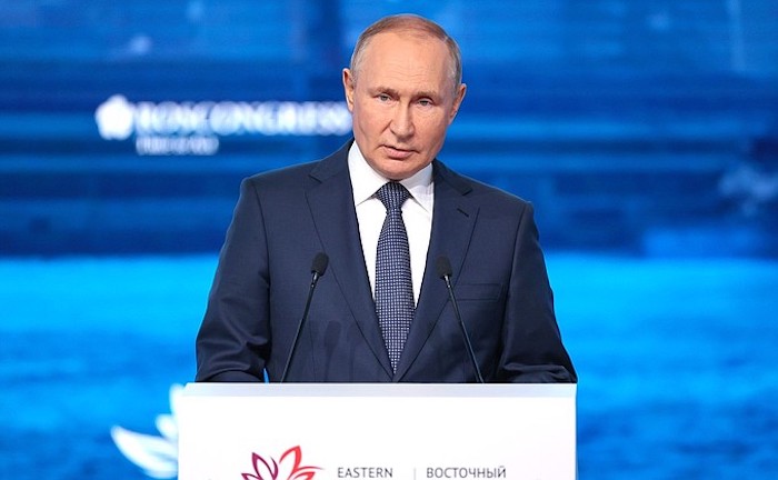 Wladimir Putin (69) am 7. September 2022 auf dem 7. Ostwirtschaftsforum in Wladiwostok © Kremlin.ru