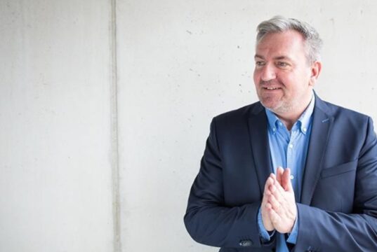Sven Enger aus Hamburg, Versicherungsexperte bei Vertragshilfe24 und Geschäftsführer der Berliner Graswurzelbewegung auxinum GmbH © Sven Enger